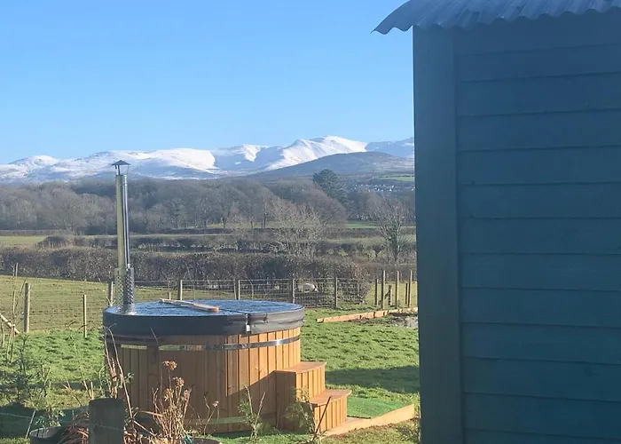 Shepherds Hut With Hot Tub North Wales Anglesey