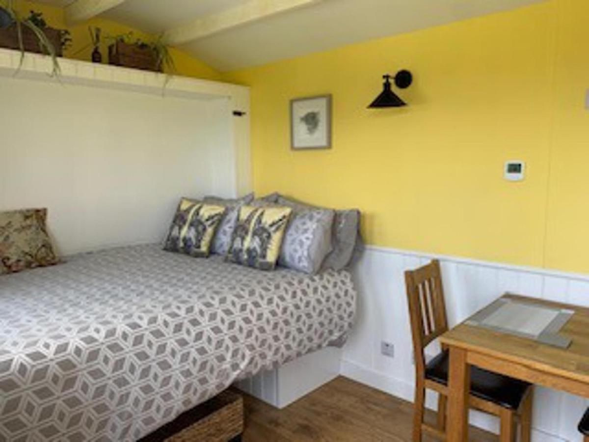 Shepherds Hut With Hot Tub North Wales Anglesey