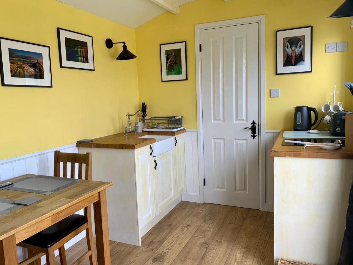 Holiday home Shepherds Hut With Hot Tub North Wales Anglesey *